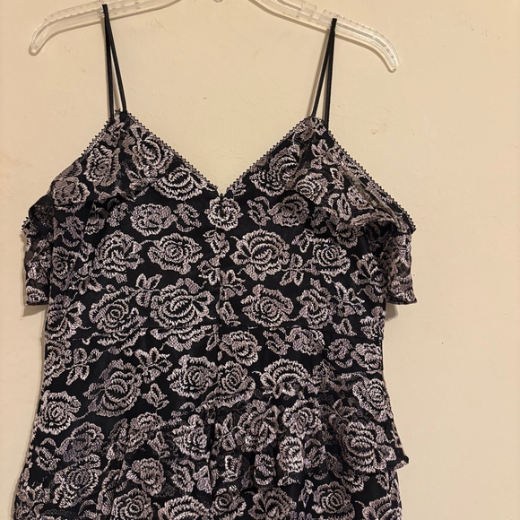 White House Black Market Black Lace Floral Tiered Mini Dress Size 6 - Picture 9 of 11